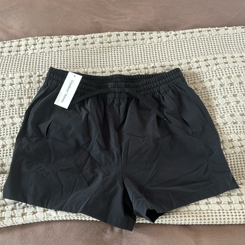 NEW WITH TAGS- Outdoor Voices Doing Things 2.5” Short; Small Black
